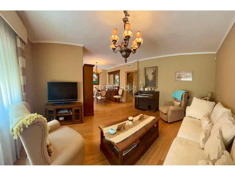 Foto fa5175e2-363b-4350-8c6f-c5d3dc507112. Semi detached house in calle carlos saura 58 in Parque Manuel de Vega-Carretera de Ugena Illescas