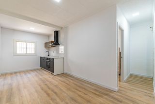 Etagenwohnung  Carrer de pau piferrer 18. Vivienda a estrenar de diseño, con patio interior y parking en l