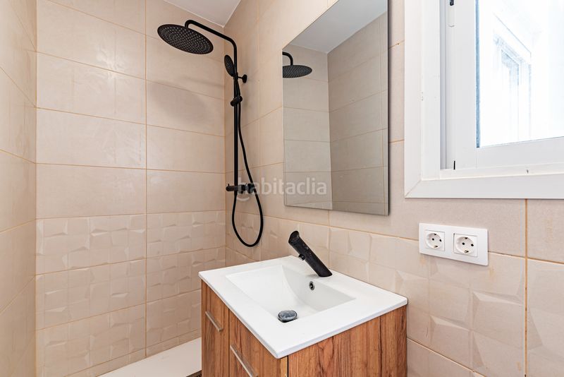 Foto 2a8f5c44-eed4-490c-8006-209ae8e7c051. Casa amb calefacció a Vilamarina Viladecans