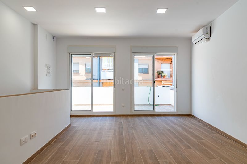 Foto 49ad3a54-9a75-43b9-94fd-9927ef06ecc9. Casa amb calefacció a Vilamarina Viladecans