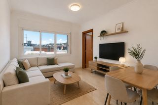 Etagenwohnung  Carrer de beethoven. Vivienda de 3 habitaciones totalmente reformada 62 m² · 3 habita