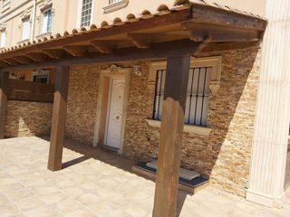 Chalet en Nueva Torrevieja. Chalets en esquina,luminosos y gran terraza