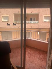 Piso en Zona Playa de los Locos. Piso en torrevieja cerca a la calle del cura