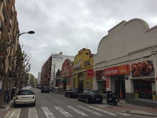 Geschäftsraum in Avenida doctor gómez ferrer 67. Magnífico local en alfafar.