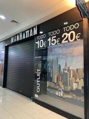 Local Comercial a Avinguda de pius xii 2. Local en el centro comercial nuevo centro