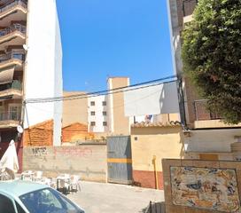 Terreny residencial a Avinguda dels tramvies 14. Venta de 2 suelos urbanos residenciales en avenida dels tramvies