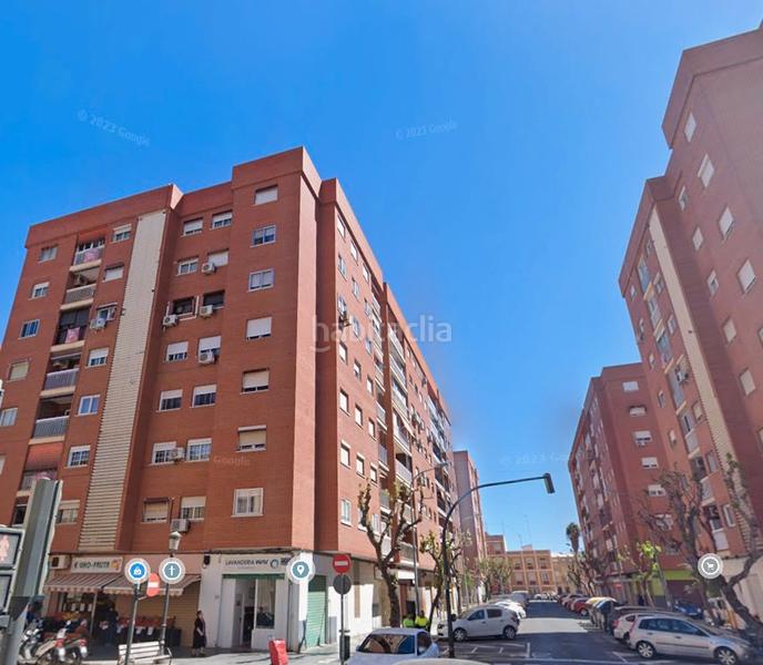Foto b258cf9b-12c3-4192-ad93-f7eb2385d26b. Business premise in carrer de sant joan de déu 39 in Valencia