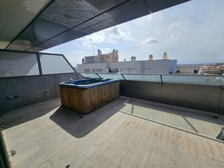 Penthouse  Carrer ernesto che guevara 24