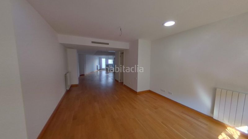 Foto fd96a2fd-d89a-4315-bf58-e480004e9618. Àtic amb calefacció aparcament a Russafa Valencia