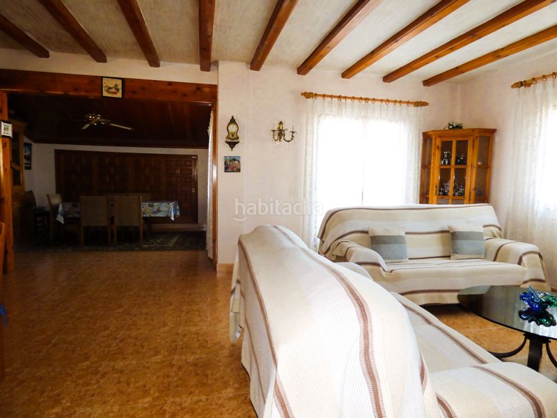 Foto c8c5d129-4493-400f-9706-9c5778592ea4. Xalet amb xemeneia aparcament a Poblets (els)