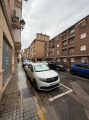 Pis  Carrer de muñiz i h. de alba 11. Magnífico piso en jardín de ayora.
