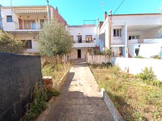Casa a Molí de Vent-La Sauleda. Muy situada-a reformar pero se puede entrar a vivir-patio 105m²