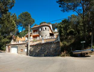 Chalet à Residencial Begur-Esclanyà. Impresionante chalet-4h-2b-terrazas-piscina-calefacción-garaje