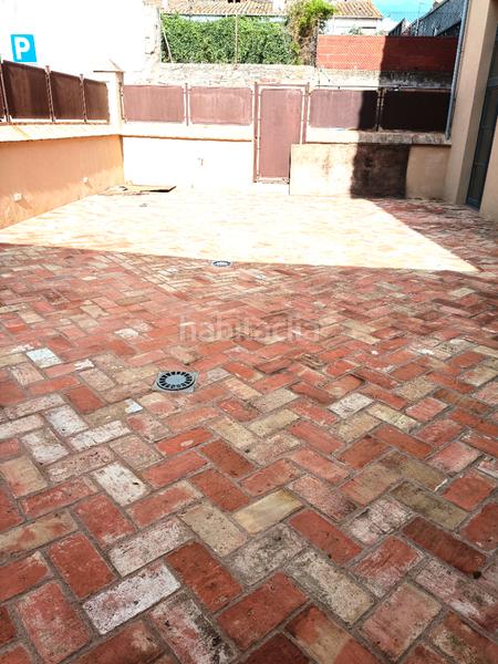 Foto 45ec1cb2-d5db-4fac-ba46-f61ac15de569. Location local commercial dans carrer de torres i jonama 60 dans Palafrugell