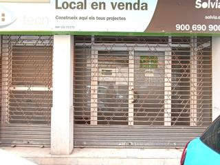 Lloguer Local Comercial a Carrer de lluís companys 26. Muy bien situado calle transitada zona comercial