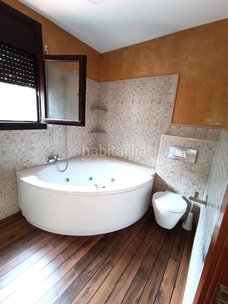 Foto 679972c3-b486-40f3-9944-f726e4c530c6. Rent semi detached house with heating parking in Begur Begur