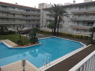 Miete Zweistöckige Wohnung  Carrer de la devesa. Apartamento amueblado con terraza -no temporada-no turístico
