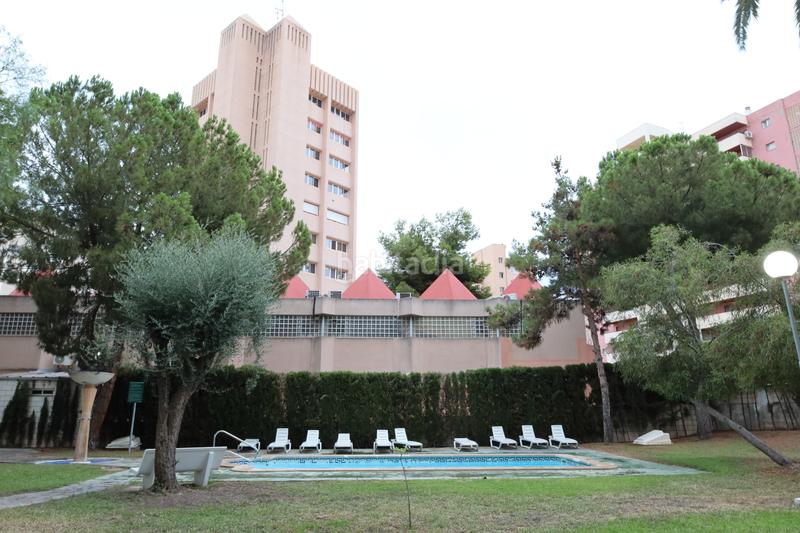 Foto f0b221be-a3ee-426d-ac5c-5cbba6d7de3b. Alquiler ático espectacular ático con terraza chill out en alquiler temporal en Alicante