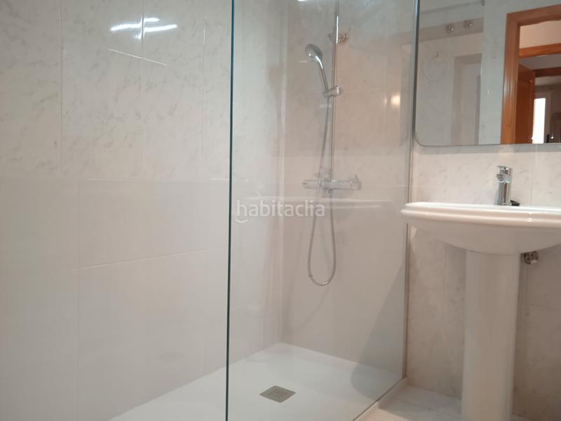 Foto 2b22920d-59fc-4f48-bf68-b05279880d62. Rent flat with parking pool in Playa Muchavista Campello (el)