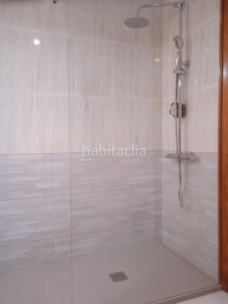 Foto f33ea59b-a4a3-43ba-8c4b-0d09fa613aee. Rent flat with parking pool in Playa Muchavista Campello (el)