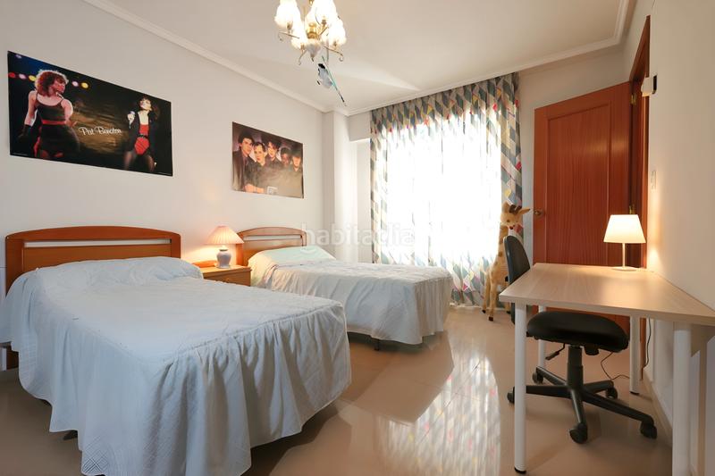 Foto 7d842f52-b4ef-4c3e-96ee-adc27139bbb6. Pis a Xixona