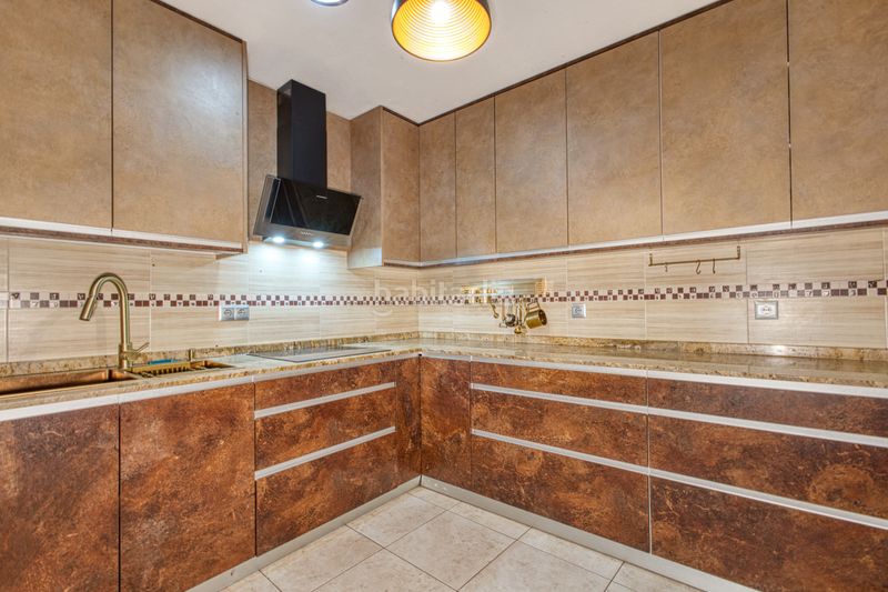 Foto b7f733e8-c32b-4147-9d09-d08353c9d6c9. Casa adossada amb xemeneia calefacció a Bellavista-Capiscol-Frank Espinós San Juan de Alicante