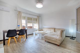 Rent Flat  Carrer de gabriel miró. Luminoso, amplio y bien equipado