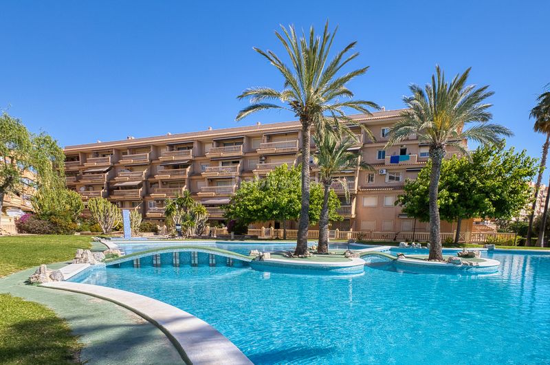 Foto ca546d27-31d1-4681-accd-f1b2d75c4e76. Pis amb calefacció aparcament piscina a Campello Playa Campello (el)