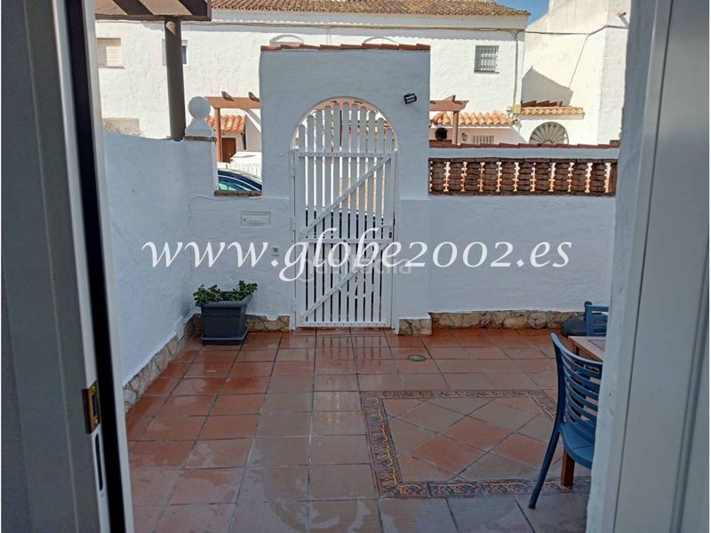 Foto 1bd62d87-3621-4061-9e91-56496f1b806a. Lloguer casa amb piscina a Los Gallos Chiclana de la Frontera