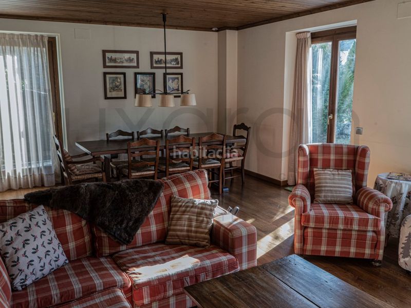 Foto fa8f5d8f-fa82-47e1-8a6c-53f2b00cb4af. Casa in carrèr des arroquets in Vielha Vielha e Mijaran