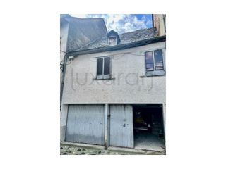 Casa en Plaça dera glèisa, 7-9 7-9. Casa a demoler para construir una nueva vivienda de tres plantas