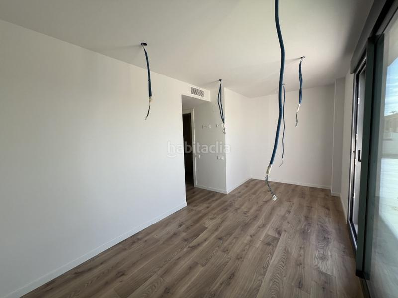Foto ab679185-ee34-4022-8d6f-ea6cd1cfa035. Rent flat with parking in Havana Mataró