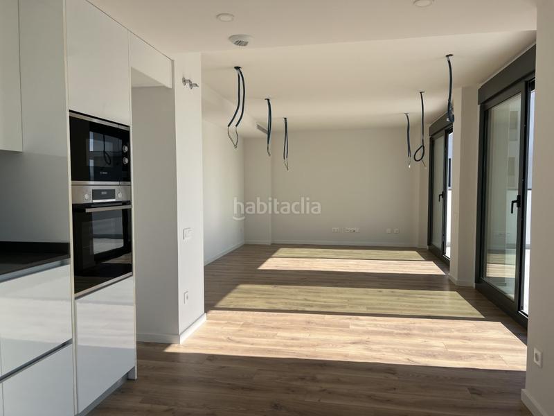 Foto eb0a3123-174c-40da-9a39-7ae9ab983674. Rent flat with parking in Havana Mataró