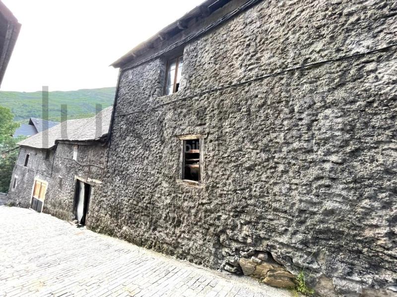 Foto e3d680d5-d1ca-4a11-b0b2-1882445295cf. Casa a calle major a Salardú Naut Aran