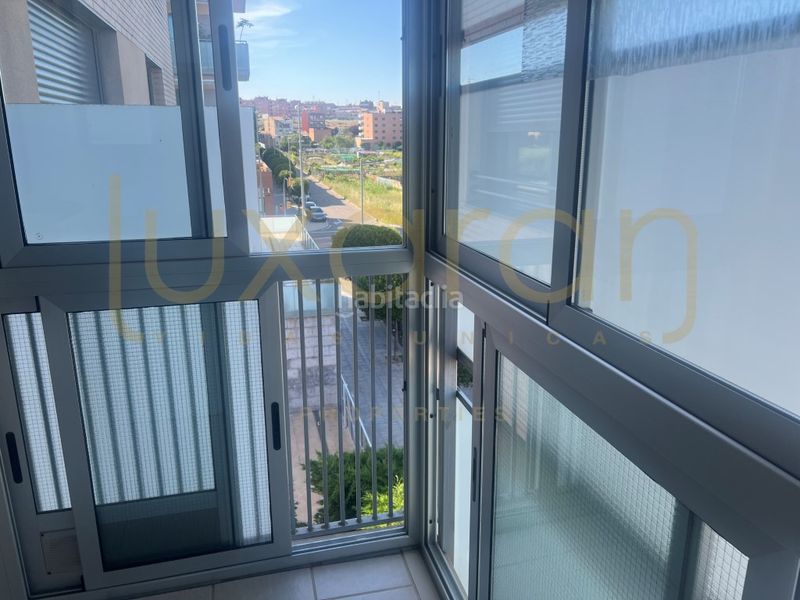 Foto 4d0bbd77-34df-4cd3-9864-88068ab536bb. Piso en calle josep pallach 13 piso seminuevo con zona comunitaria. en Lleida