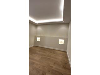 Appartement à Avinguda de balmes. Piso rehabilitado con suite y 3 habitaciones