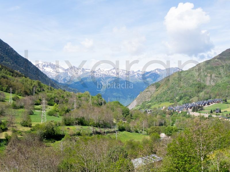 Foto 4e8f4d45-ab4e-47c1-949f-03cab0949d4b. Apartament amb aparcament a Salardú Naut Aran