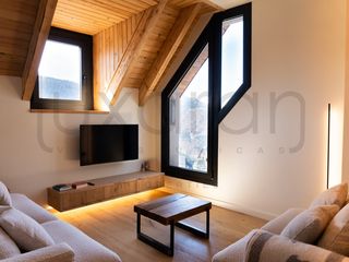 Apartament a Calle residencial i(cota 1700) 1. D�plex totalmente reformado en tanau
