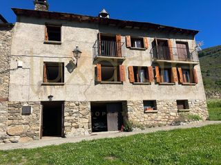 Casa a Plaza del cap de la vila-son 4. Conjunto de casa, cuadra y pajar en son