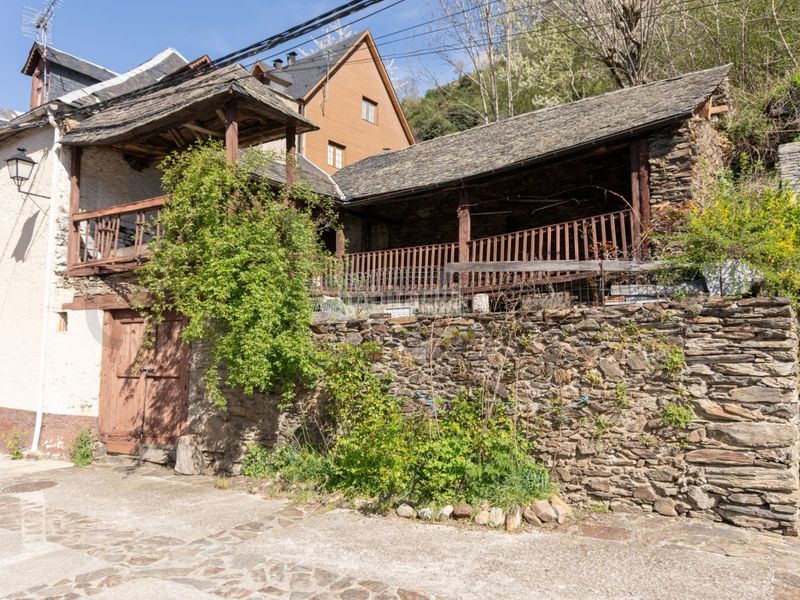 Foto 7569ddf7-a1db-4d6f-bbc7-24796d3ef4a4. Casa a Bausen