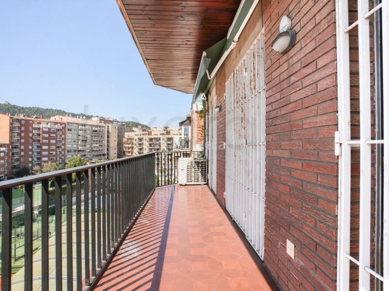 Foto 3802155e-5503-4ffe-a721-ec7c78aa5e2e. Àtic amb aparcament a Putget - Farró Barcelona