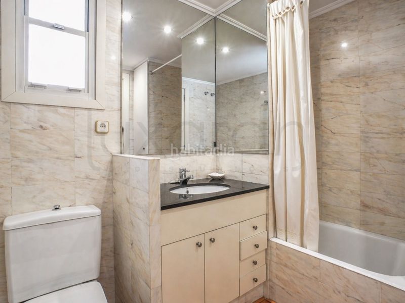 Foto 6a236856-dbf9-4374-9c48-908a4c6881d4. Àtic amb aparcament a Putget - Farró Barcelona