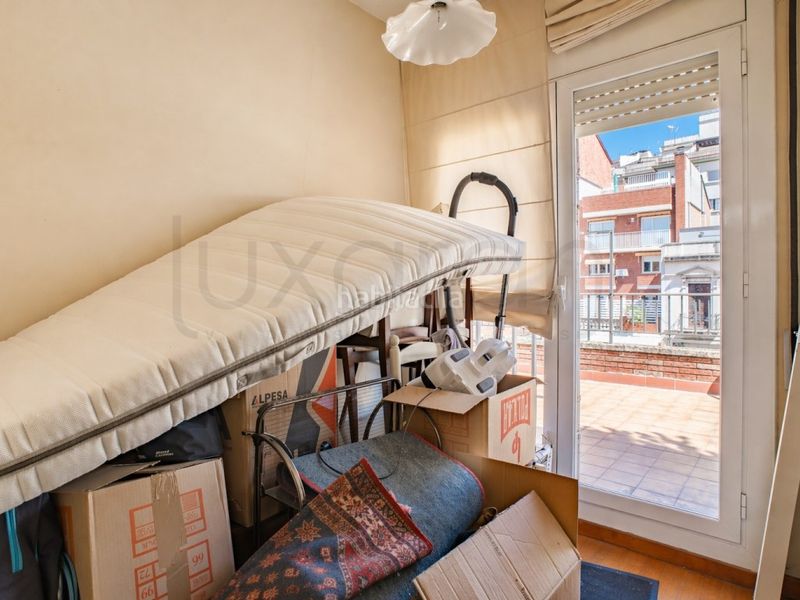 Foto bd1ff9f6-cf62-4a36-aa45-956f0306a872. Àtic amb aparcament a Putget - Farró Barcelona