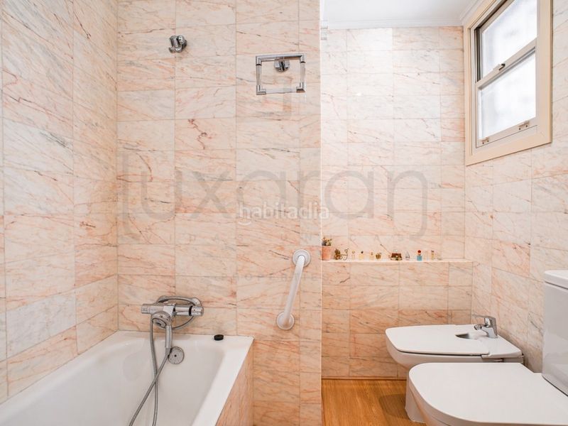 Foto f5e0a119-9a58-4cd1-9660-470fd4daf60c. Àtic amb aparcament a Putget - Farró Barcelona