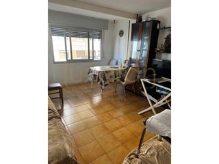 Pis a Avenida Alcalde Porqueras 37