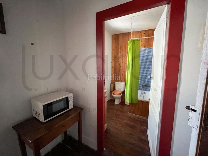 Foto a0fe8c7a-b74d-4f1d-a6e1-98a16e3d39cd. Casa a calle laca 12 a Bòrdes (Es)