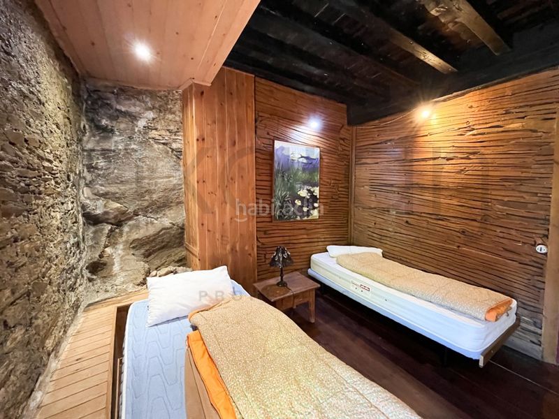 Foto a937938e-3958-4246-9ec1-8ce3c8c79940. Casa a calle laca 12 a Bòrdes (Es)