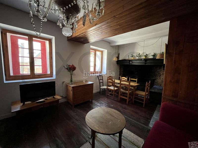 Foto d299f437-b3fc-448d-bd39-867eb79f1e3c. Casa a calle laca 12 a Bòrdes (Es)