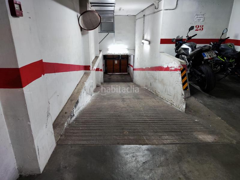 Foto a1dadb35-ca79-47d1-ae9f-7406af9035f3. Aparcament cotxe a Centre Lloret de Mar