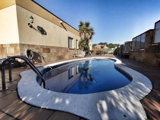 Xalet  Mas borinot. Preciosa casa con pisicna a 4 vientos en blanes!!!